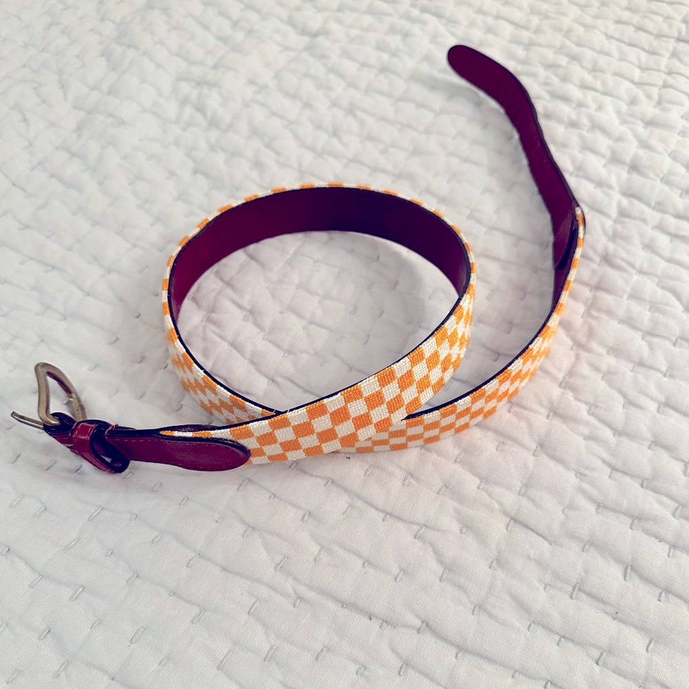 Smathers & Branson needlepoint belt.  Size 36.  Smoke Free home.